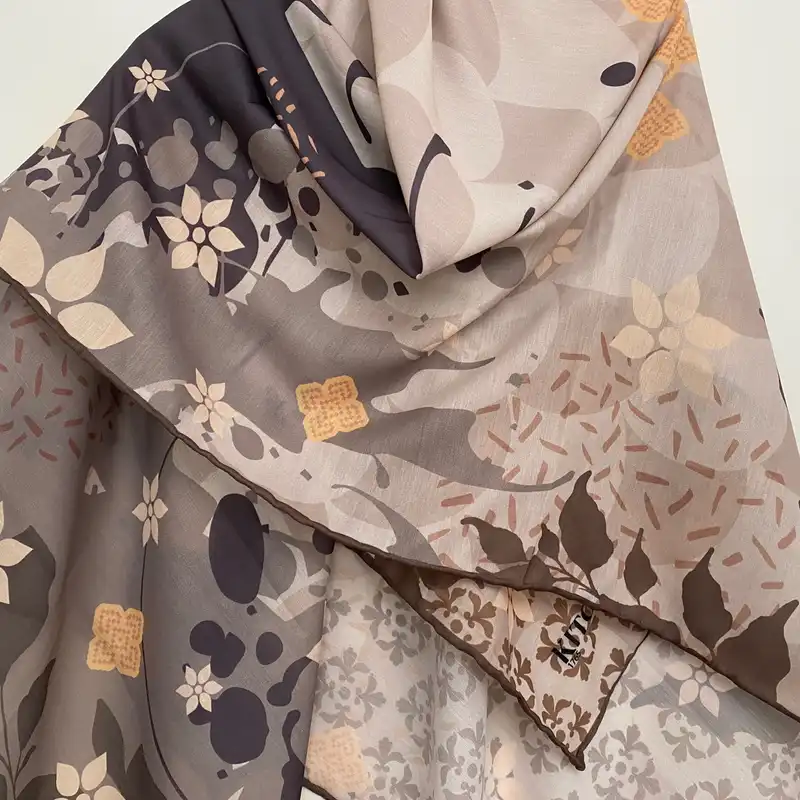 روسری زنانه مدل نخی چهارفصل قواره بزرگ کد 1765