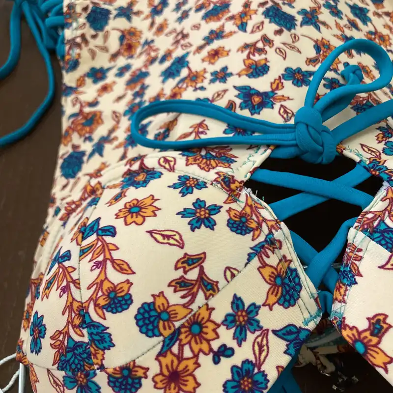 مایو زنانه مدل bnd.sbz.gol