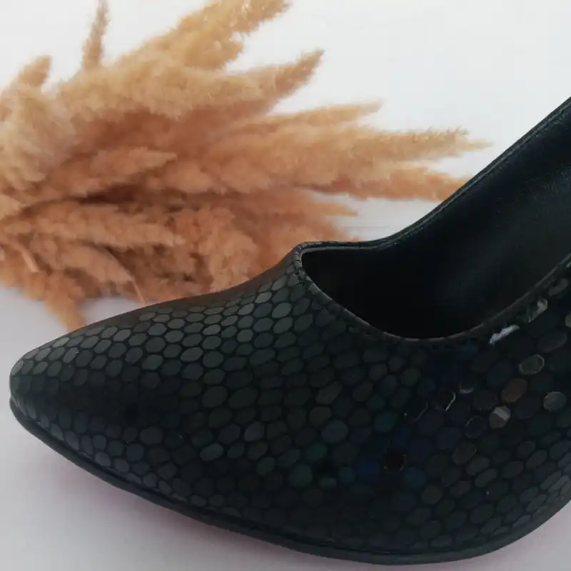 کفش زنانه مدل خال خال درشت