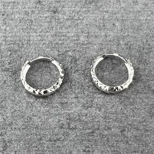 گوشواره طلا 18 عیار زنانه دوست خوب مدل dk548 