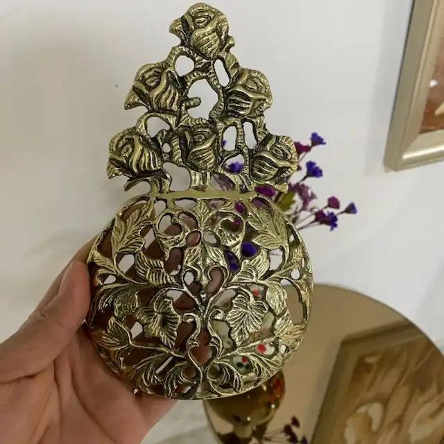 دکوری برنجی مدل دیوارکوب تکریزان