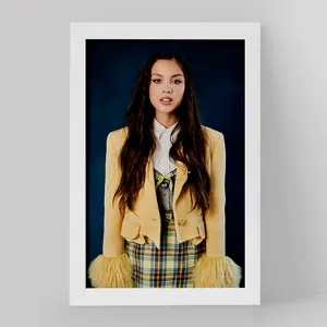تابلو خندالو مدل اولیویا رودریگو Olivia Rodrigo کد 19268