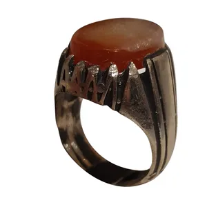 انگشتر نقره مردانه مدل عقیق یمانی کد AY211220