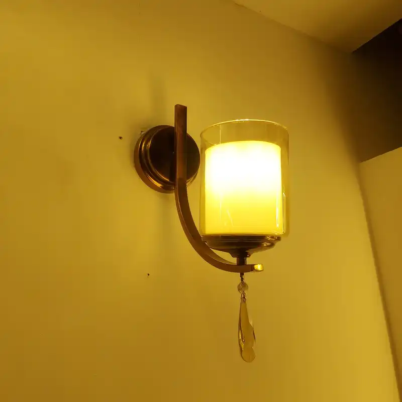 چراغ دیواری مدل L