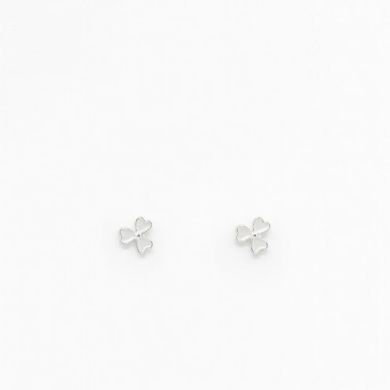 گوشواره میخی زنانه مدل شبدر