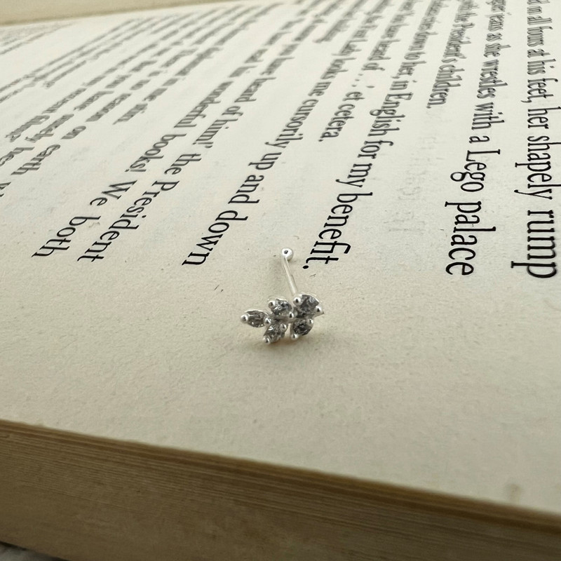 پیرسینگ نقره زنانه مدل برگ کد P4614 پیرسینگ نقره زنانه مدل برگ کد P4614