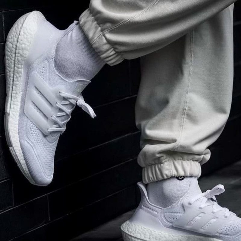 کفش رانینگ آدیداس مدل Ultraboost