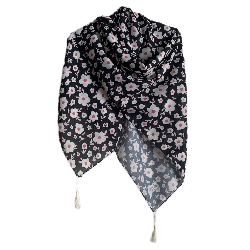 روسری دخترانه مدل نخ اسپان منگوله دار کد A016