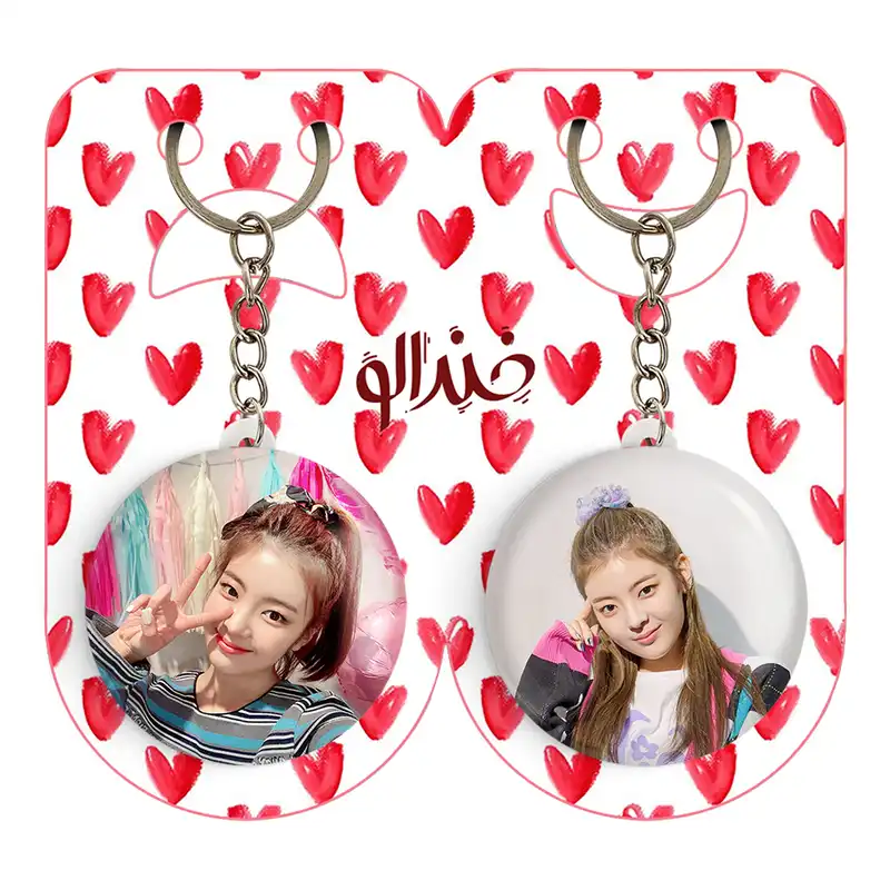 جاکلیدی خندالو مدل لیا گروه ایتزی ITZY کد 2019120194 مجموعه 2 عددی