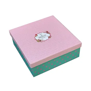 جعبه هدیه مدل راه راه و خال خالی کد 201009-21cm