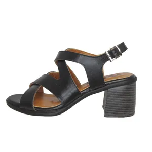 صندل زنانه چرم یاس مدل ماروین