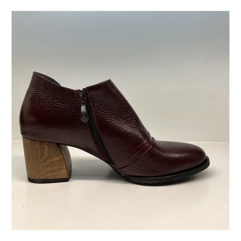 نیم بوت زنانه سرزمین چرم کد 1598 رنگ زرشکی