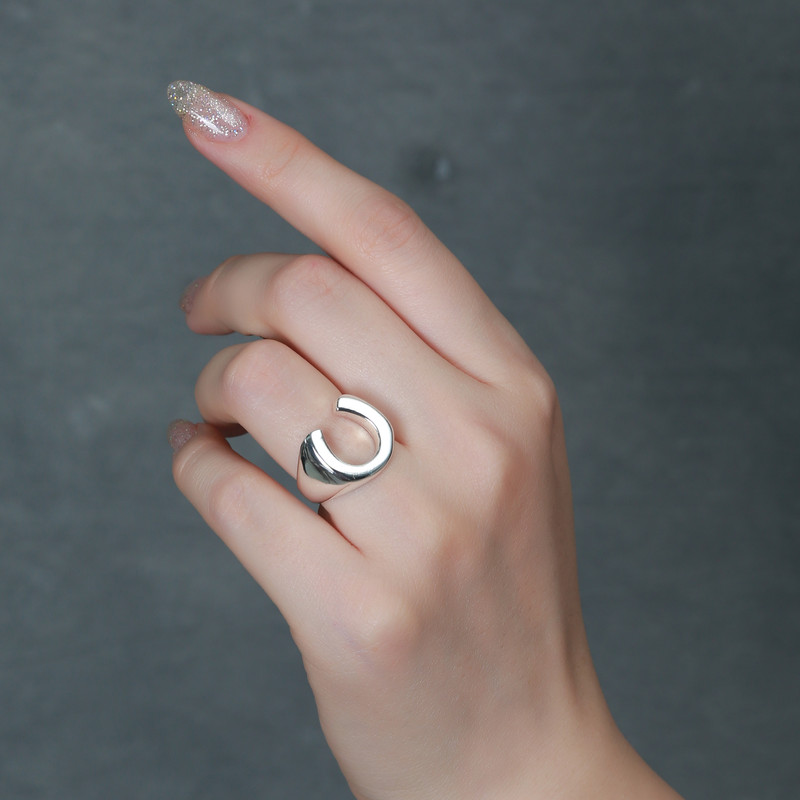 انگشتر زنانه مدل نعل اسب کد 1133001629