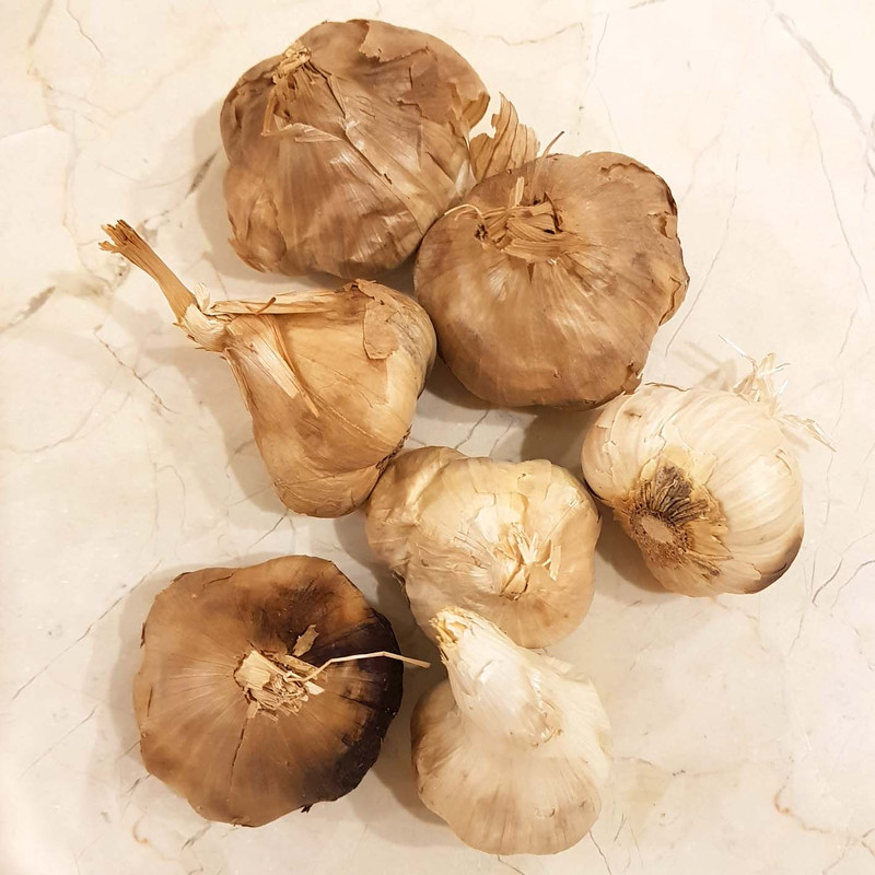 سیر سیاه ممتاز مستانه - 500 گرم