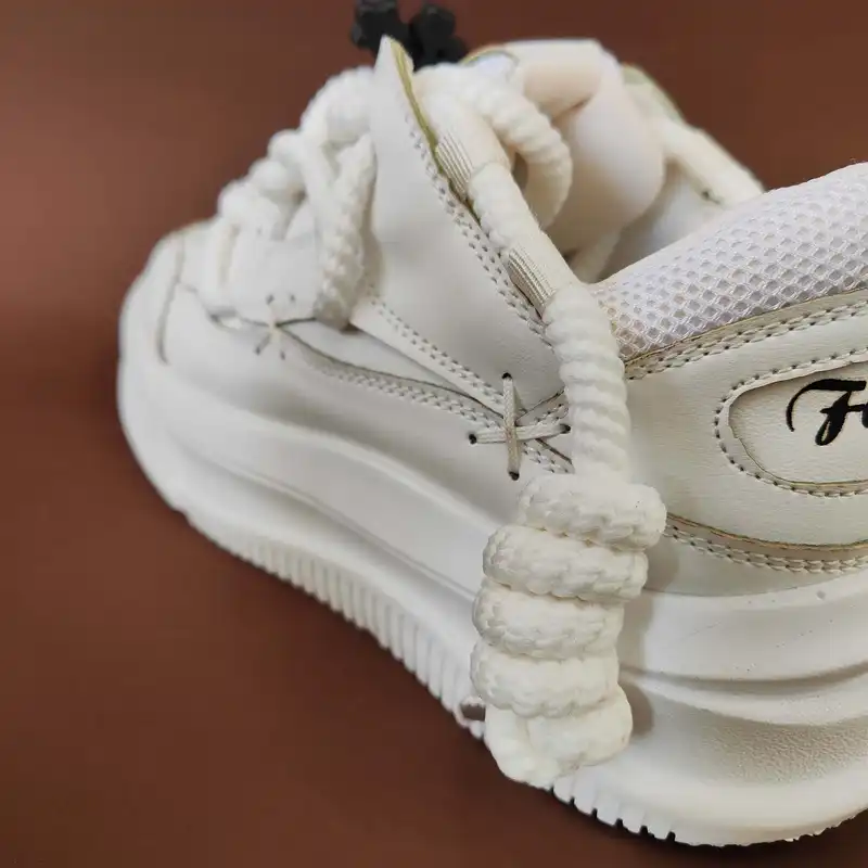 کفش راحتی زنانه مدل 2024