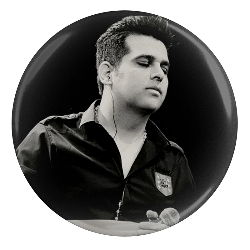 مگنت طرح خواننده حمید عسکری مدل S9471 