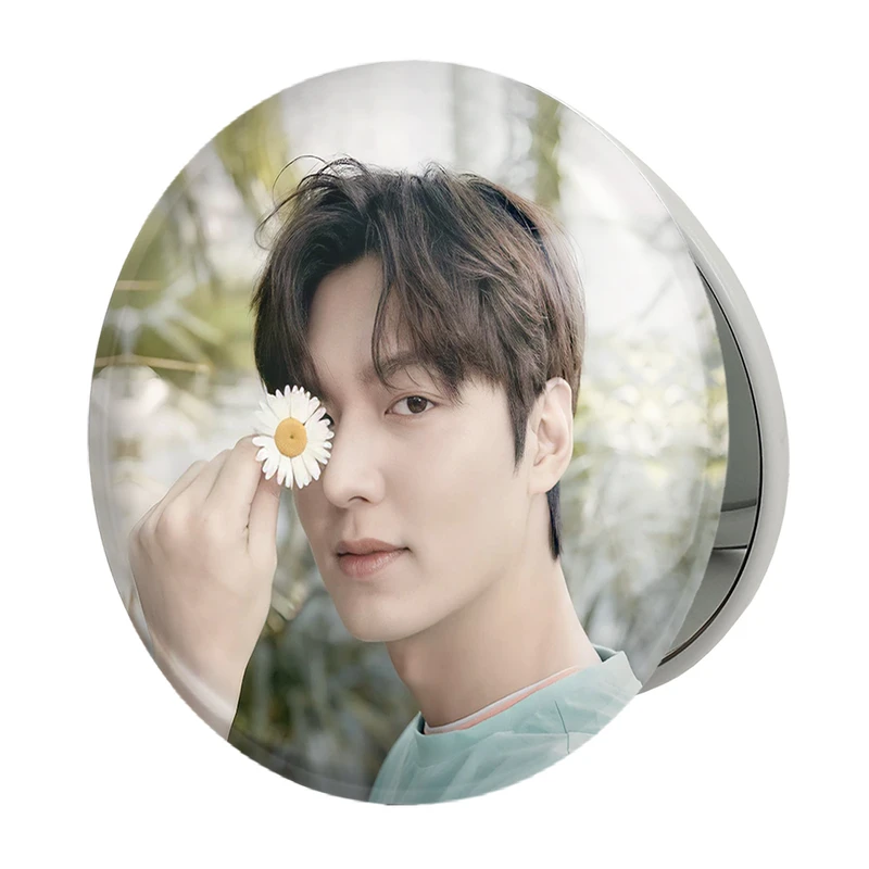 آینه جیبی خندالو طرح لی مین هو Leemin ho مدل تاشو کد 12374 