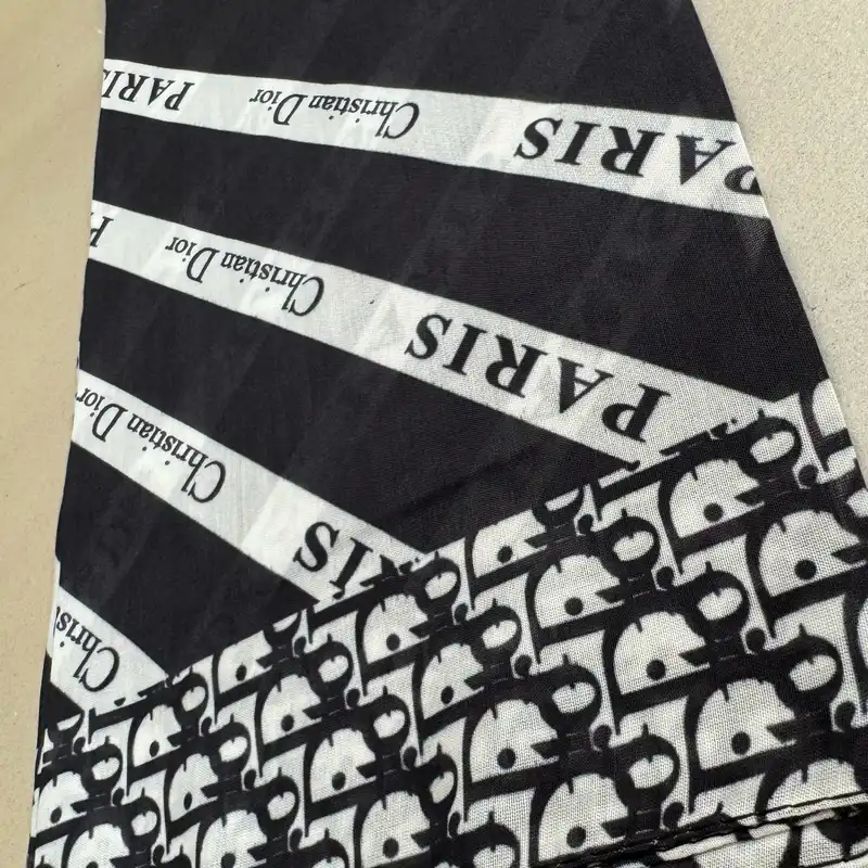 روسری زنانه مدل مینی اسکارف اسپورت مهمانی نخی راه راه طرح دیور