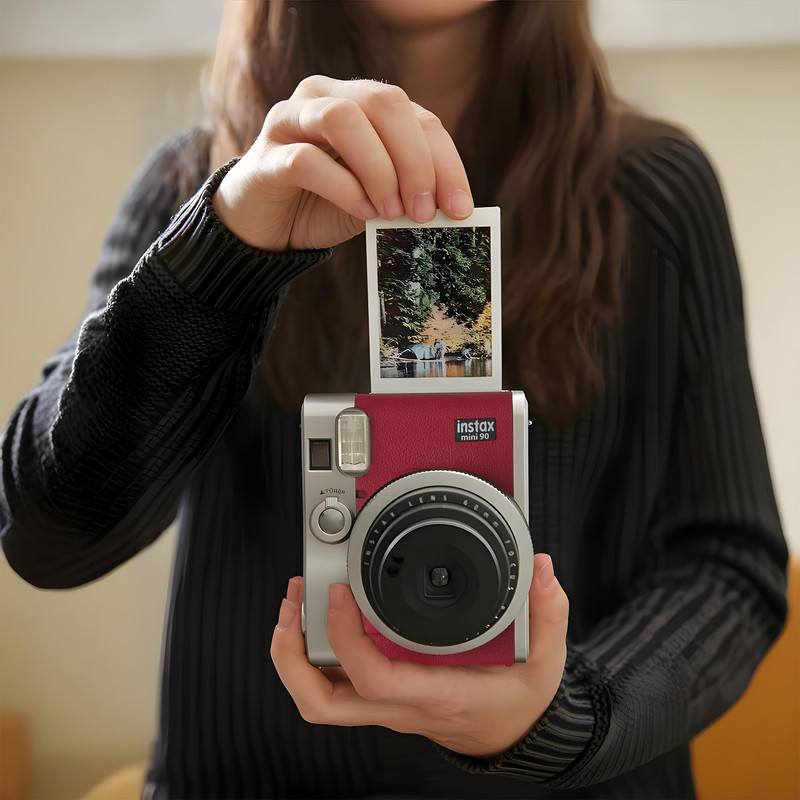 دوربین عکاسی چاپ سریع فوجی فیلم مدل Instax mini 90 Neo Classic