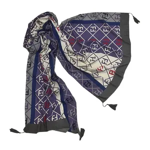 شال زنانه مدل منگوله دار