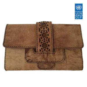 کیف دستی دست دوز زنانه مدل چرم طبیعی