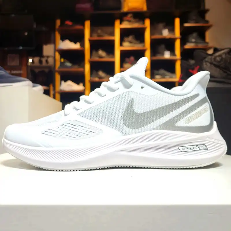 کفش مخصوص دویدن مدل ZOOM STRUCTURE 7X WHSIL-100055001