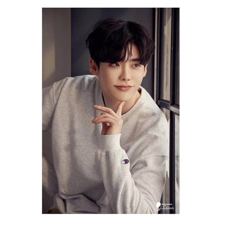  پوستر دیواری بادکنک آبی طرح Lee_Jong_Suk مدل K3