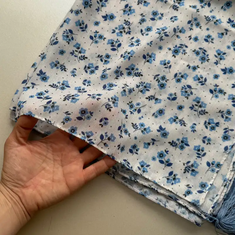 شال زنانه مدل گل گلی ریز شاد سیا اسکارف تابستانی کد ۱