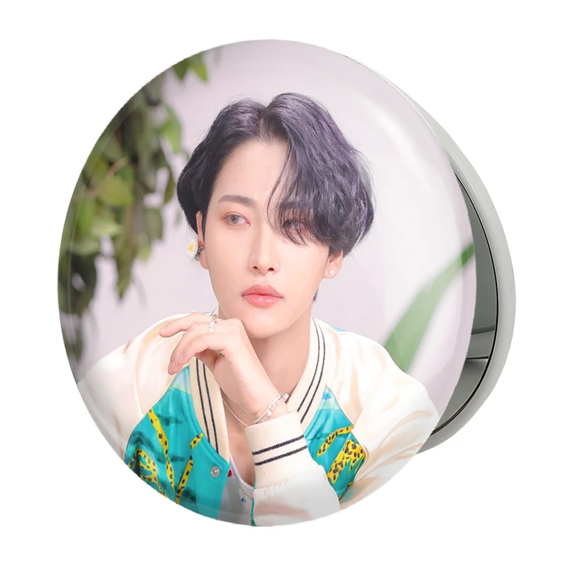 آینه جیبی خندالو طرح سونگهوا گروه ایتیز ATEEZ مدل تاشو کد 21262 