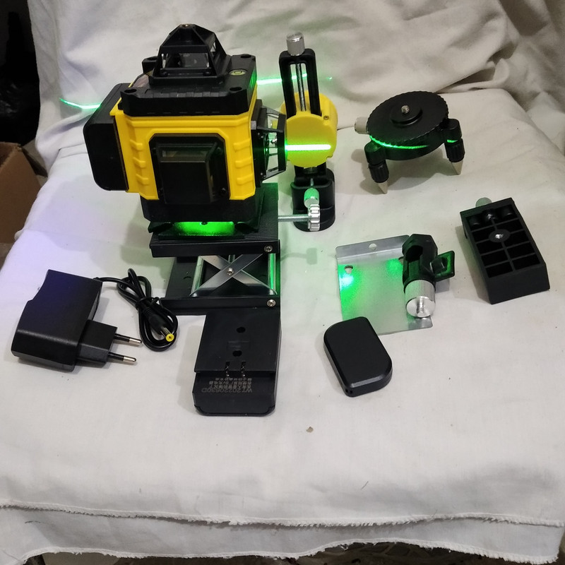 تراز لیزری دیوالت مدل 3D-360Degree تراز لیزری دیوالت مدل 3D-360Degree