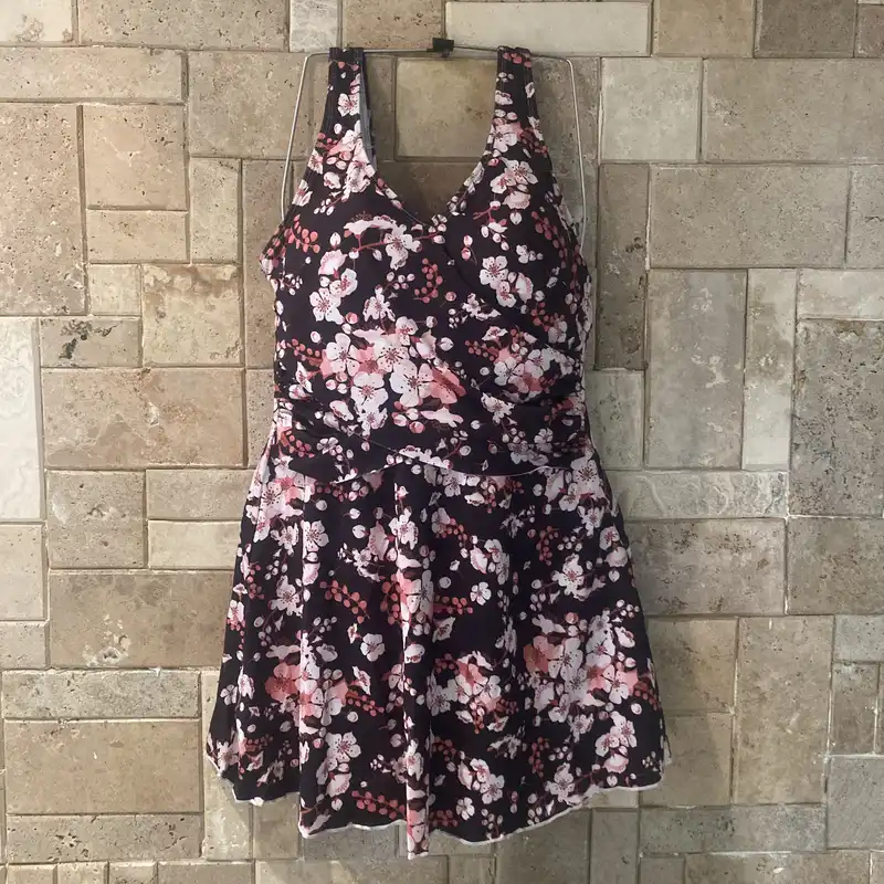 مایو زنانه مدل گلی آستر دار کاپدار