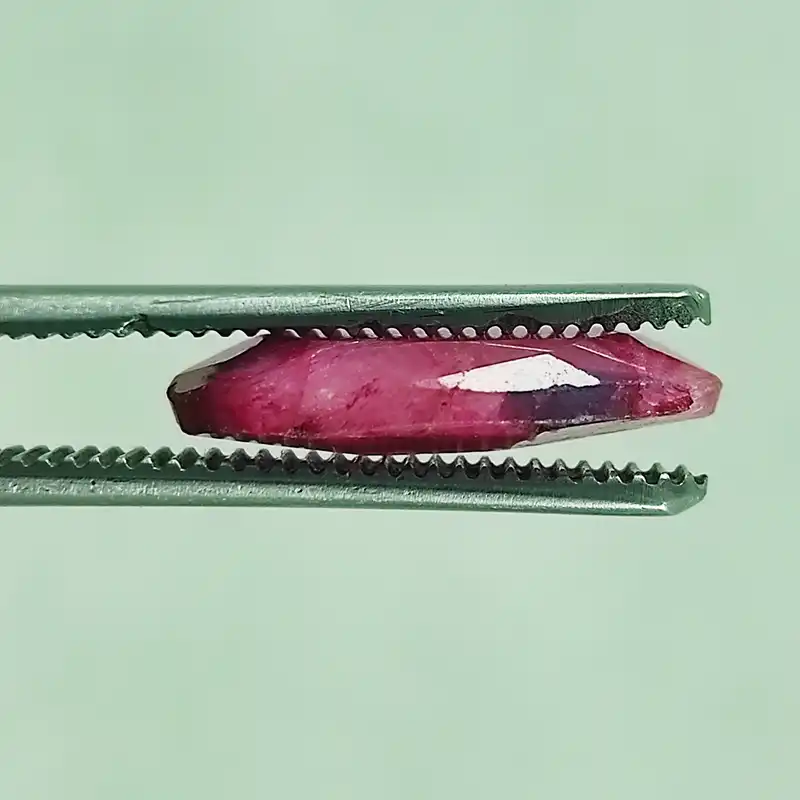 سنگ یاقوت سلین کالا مدل طبیعی بیضی کد pc1-13