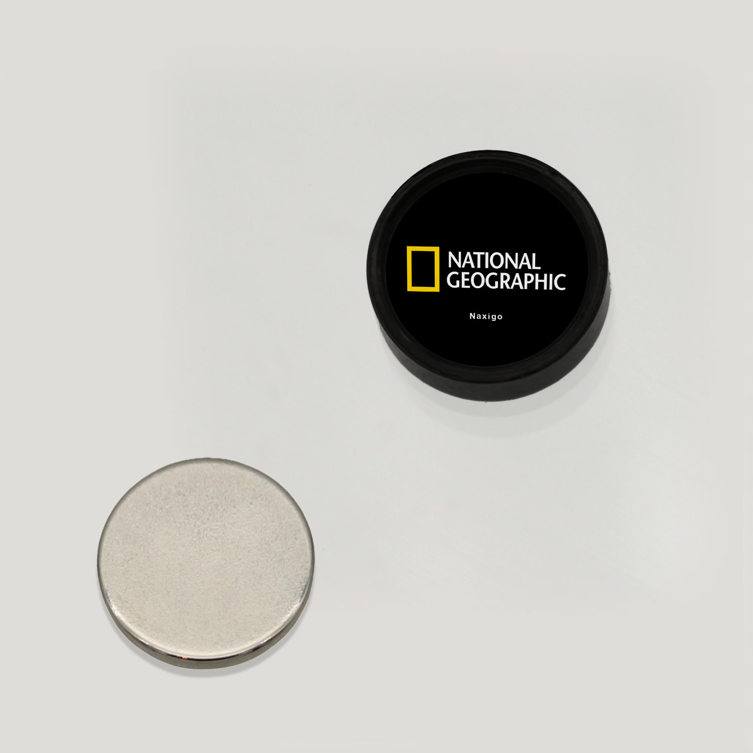 پیرسینگ گوش ناکسیگو مدل شب تاب طرح National Geographic کد PM6354