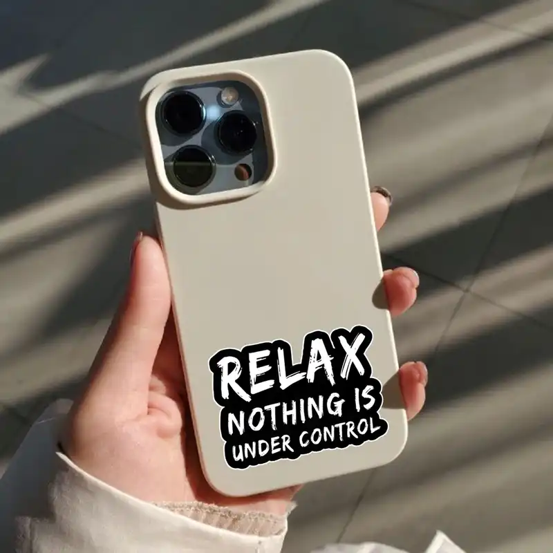 استیکر تزئینی موبایل و تبلت لولو مدل ریلکس هیچی تحت کنترل نیست کد 283