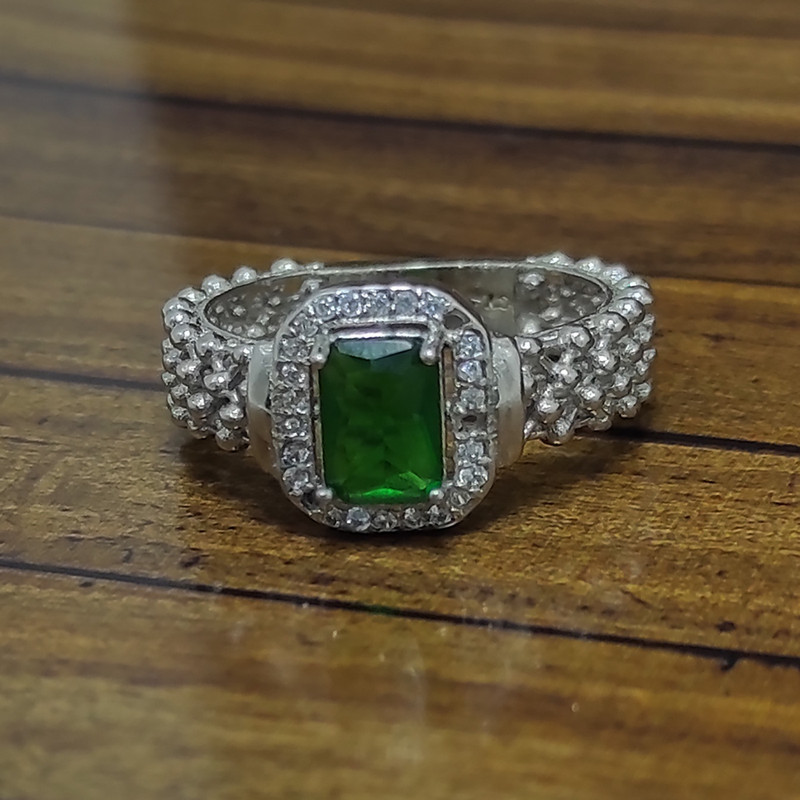 انگشتر نقره زنانه سلین کالا مدل زمرد طبیعی کد Mps-7