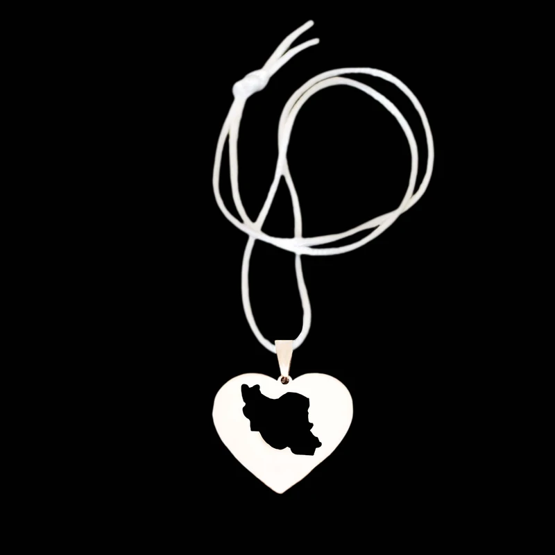 آویز تزئینی خودرو طرح نقشه ایران مدل قلبی کد 2