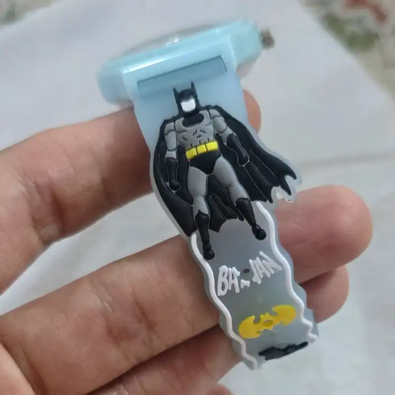 ساعت مچی عقربه ای بچگانه مدل کوارتز بند سیلیکونی آنتی آلرژی طرح بتمن کد 2