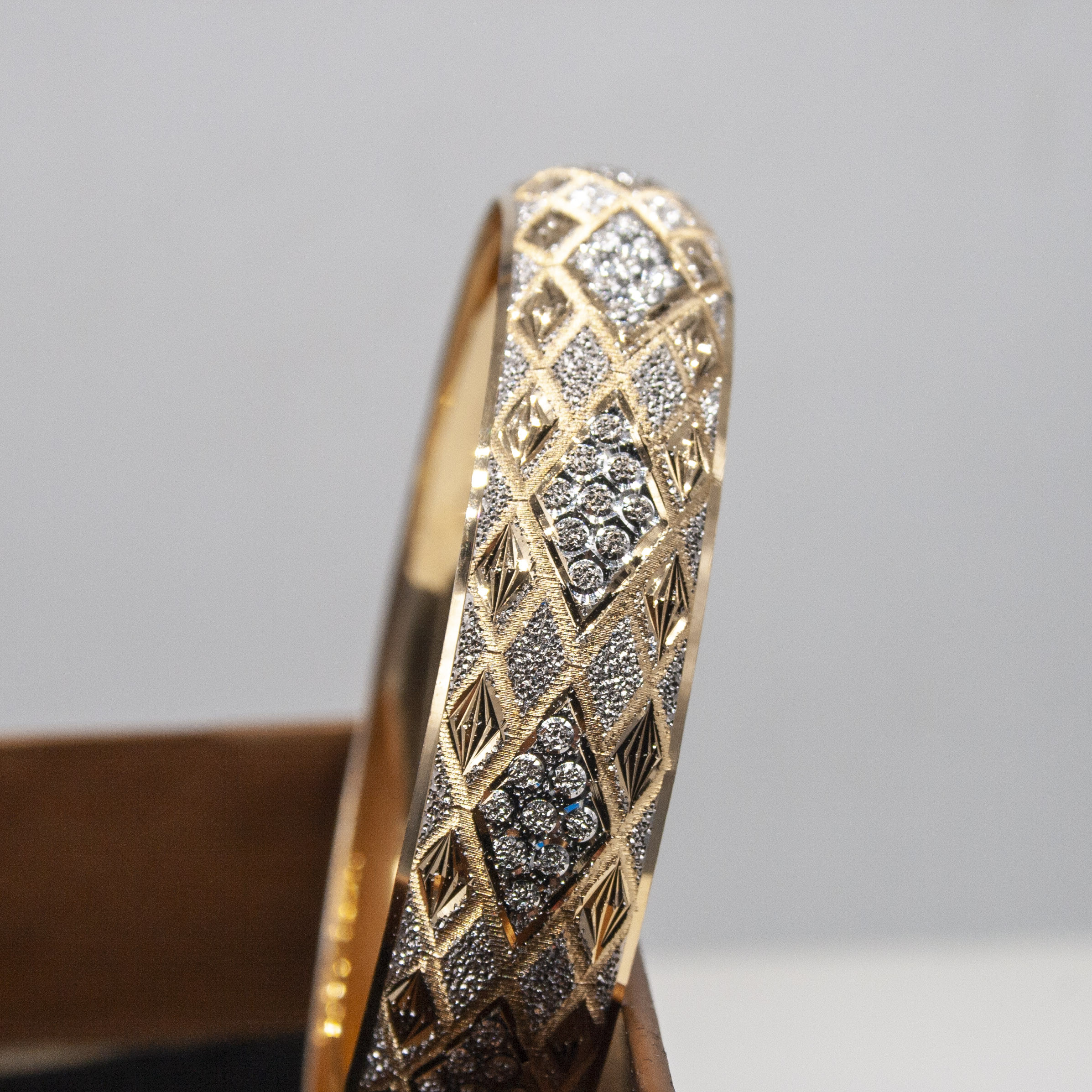 النگو طلا 18 عیار زنانه سهی مدل VB41-1 النگو طلا 18 عیار زنانه سهی مدل VB41-1