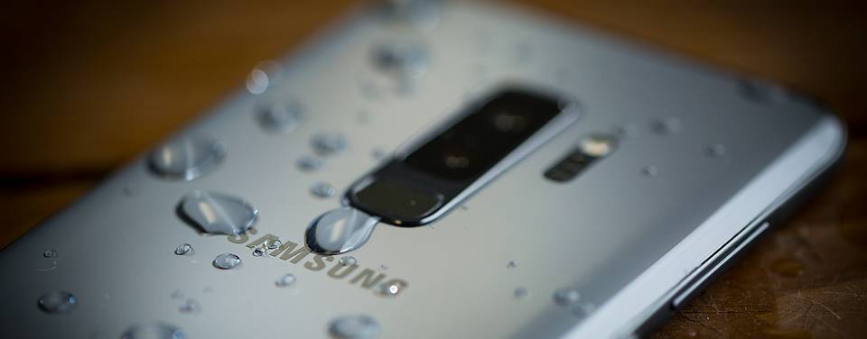 گوشی موبایل سامسونگ مدل Galaxy S9 Plus SM-965FD دو سیم کارت ظرفیت 128 گیگابایت به همراه هدیه